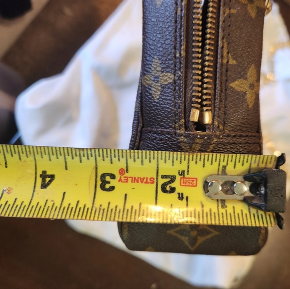 Louis Vuitton Trousse 23 Shoulder/Crossbody Bag - Picture 15 of 17